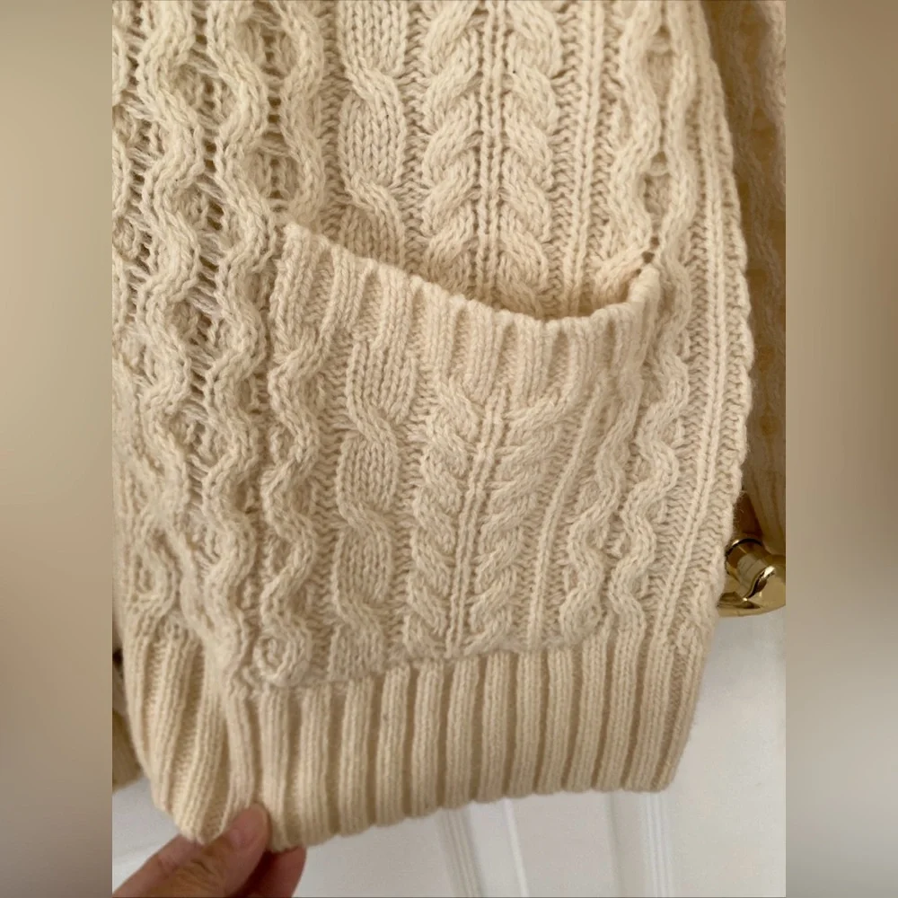 Brandy Melville LADIES’ OVERSIZE CREAM CABLE KNIT SWEATER Cardigan NEW NWT O/S - Picture 7 of 9